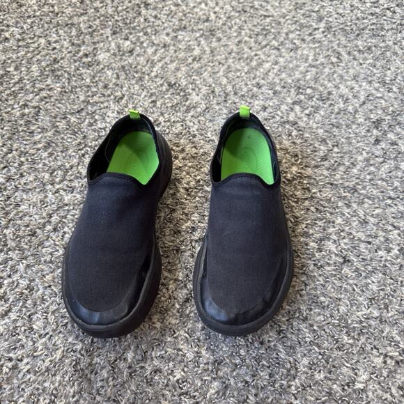 Oofos OOmg eeZee Low Womens Shoes Slip On Black Recovery Sneaker Cushion Size 8 - Picture 2 of 9